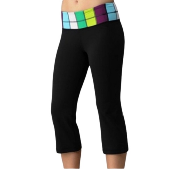 Lululemon‎ Groove Cropped Legging Reversible 
Size 4 Color Black/Quilt - Picture 1 of 10